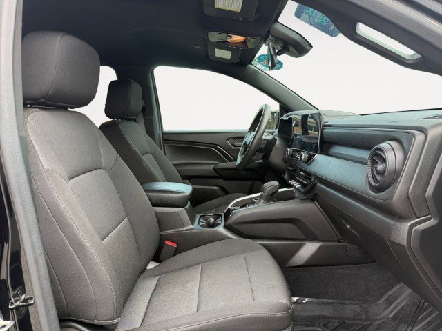 Used 2024 Chevrolet Colorado Trail Boss w/ Technology Package image 10