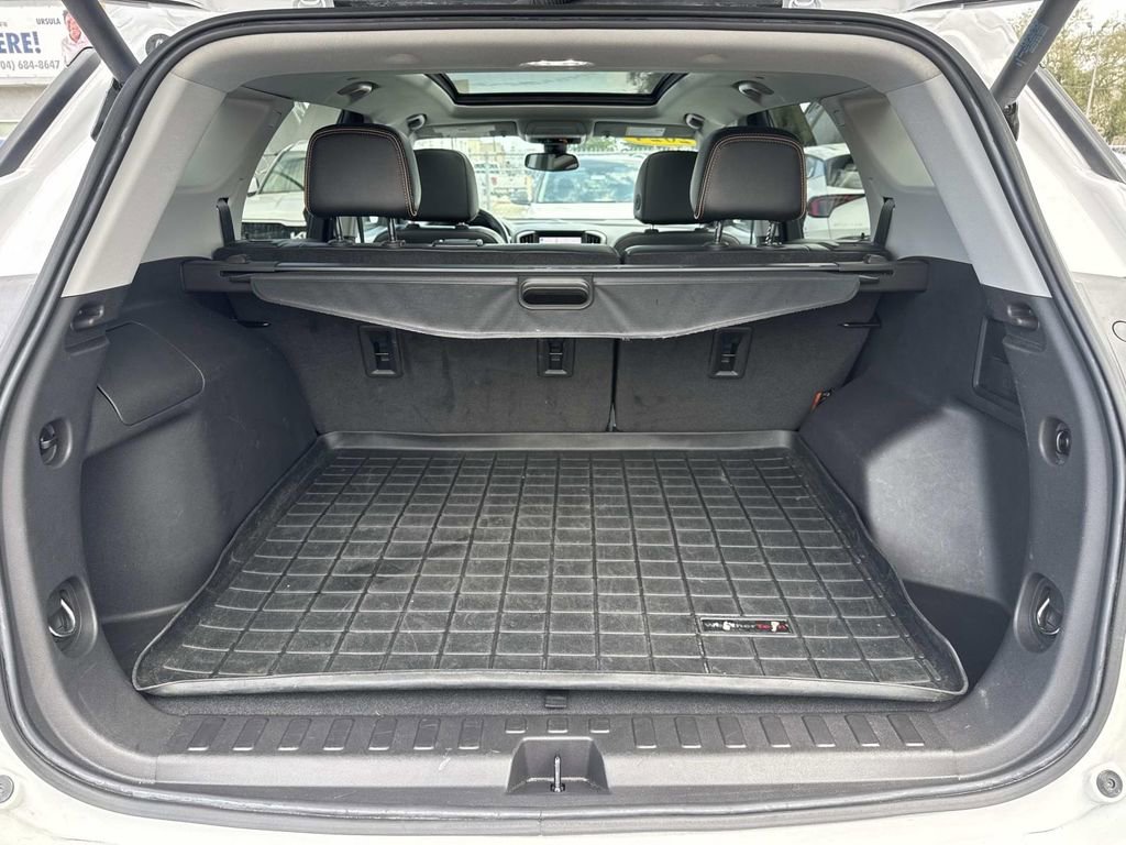 Used 2024 GMC Terrain AT4 w/ Infotainment Package II image 8