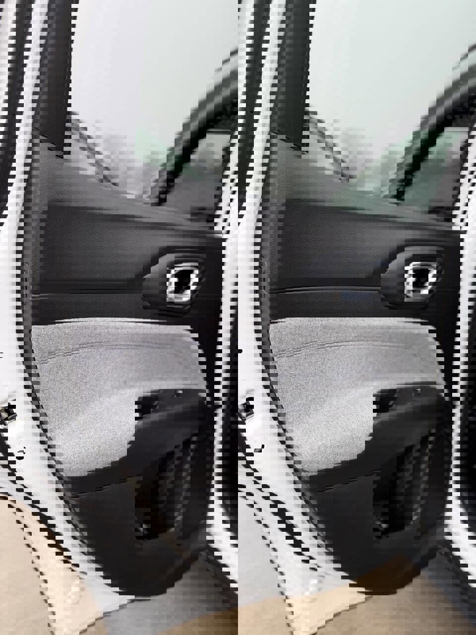 Used 2024 Jeep Compass Latitude image 14