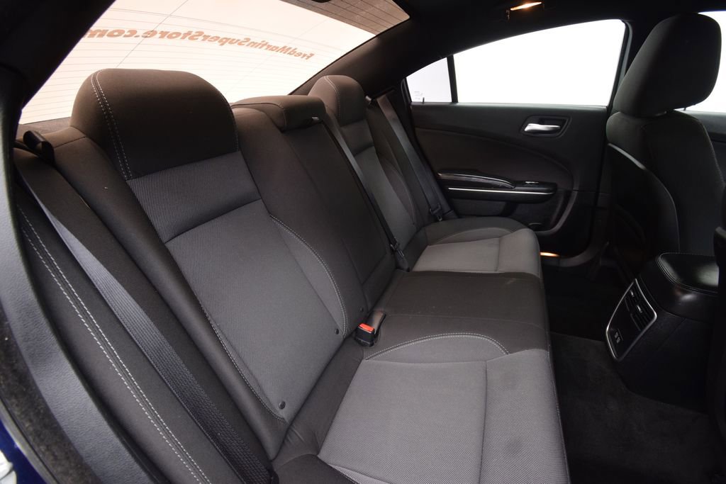 Used 2015 Dodge Charger SE w/ Popular Equipment Group image 17