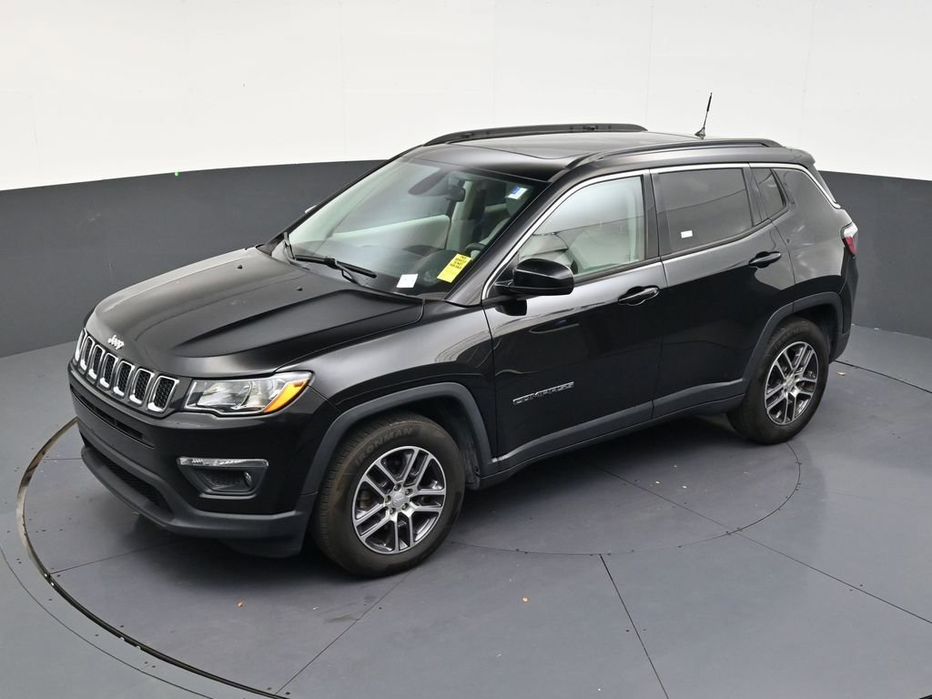 Used 2018 Jeep Compass Latitude FWD image 12