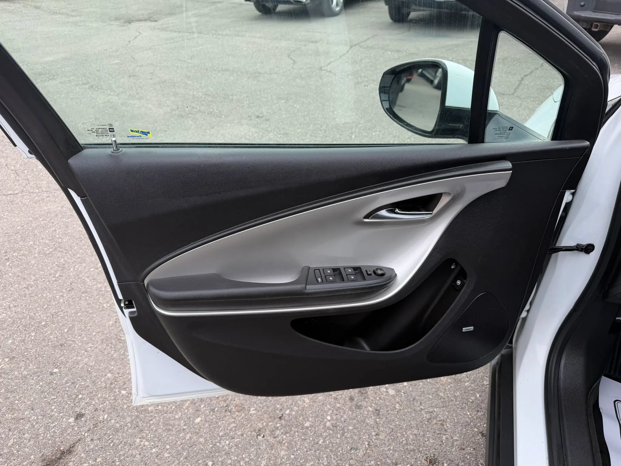 Used 2013 Chevrolet Volt Premium w/ Premium Trim Package FWD image 22