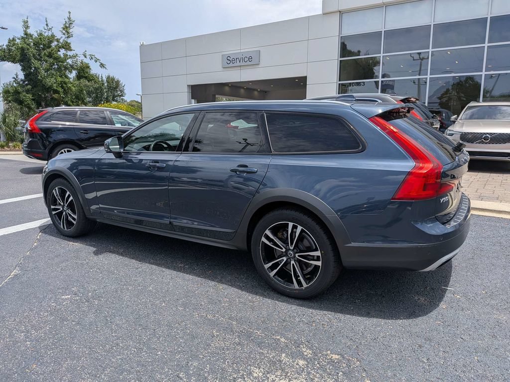 Used 2019 Volvo V90 T5 Cross Country w/ Protection Package Premier AWD/4WD image 4