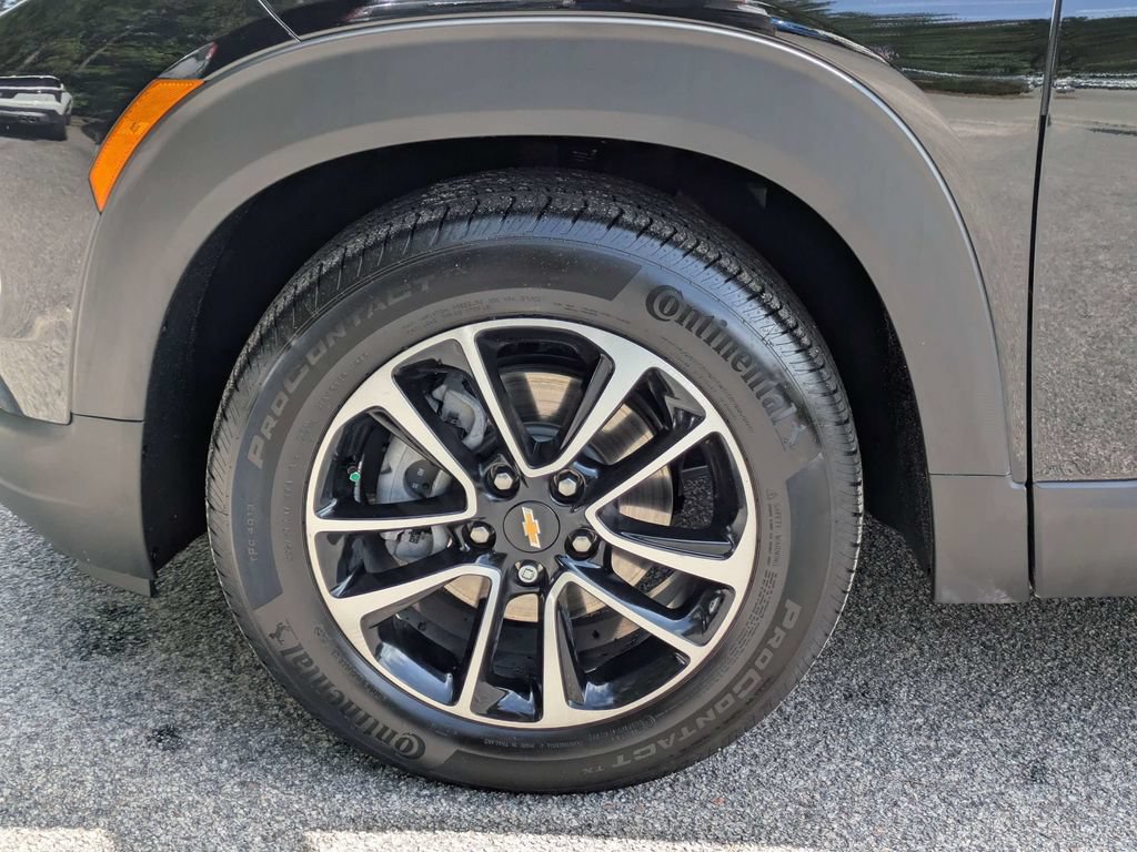 Used 2026 Chevrolet TrailBlazer LT FWD image 12