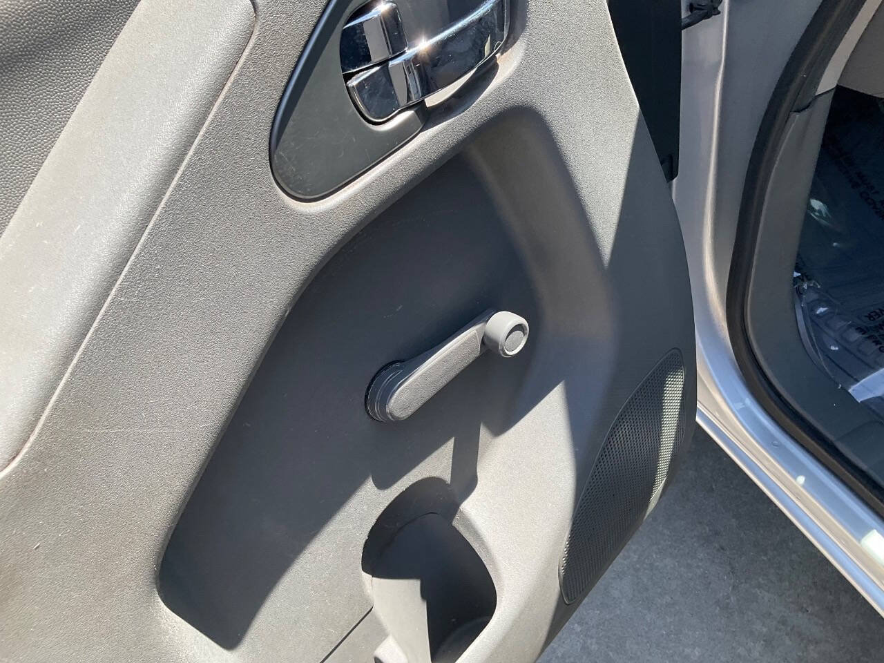 Used 2015 Nissan Frontier S RWD image 10