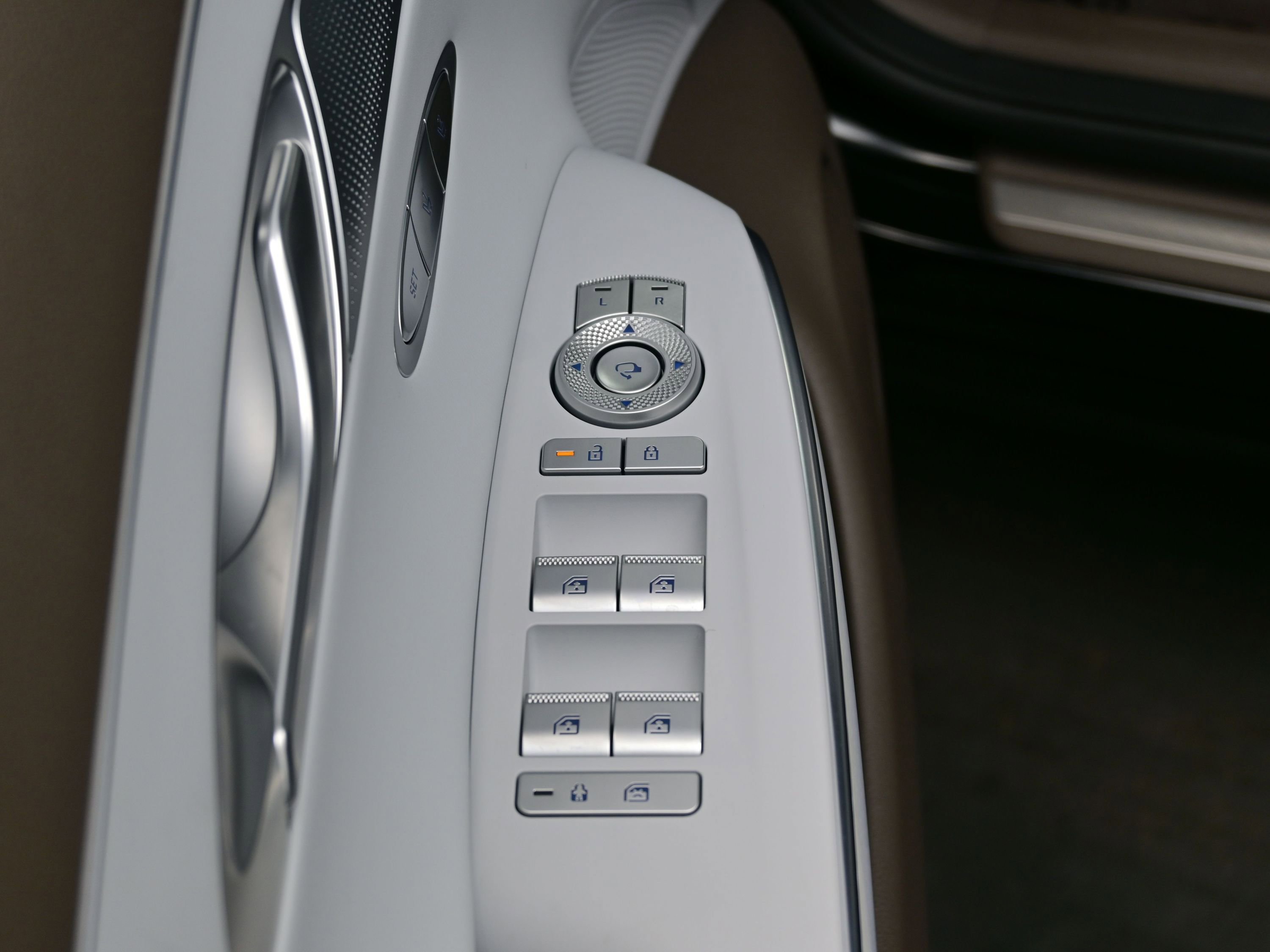 Certified 2026 Genesis GV70 2.5T Advanced image 10