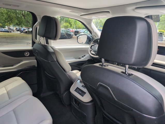 Used 2025 Lincoln Navigator L Reserve image 23