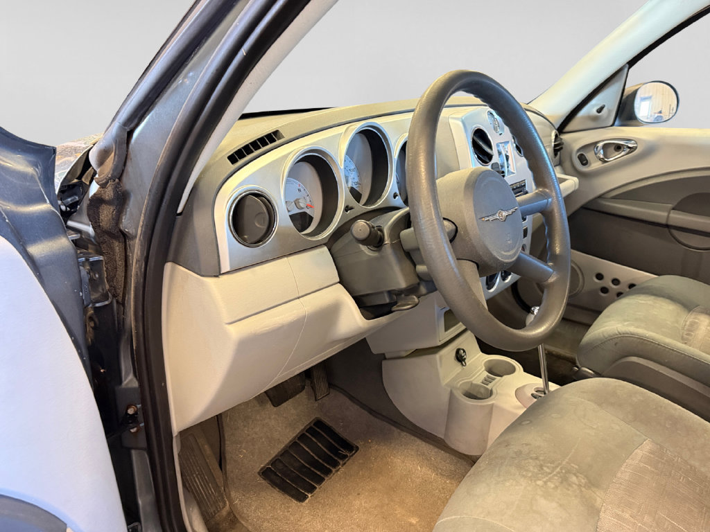 Used 2008 Chrysler PT Cruiser FWD image 13
