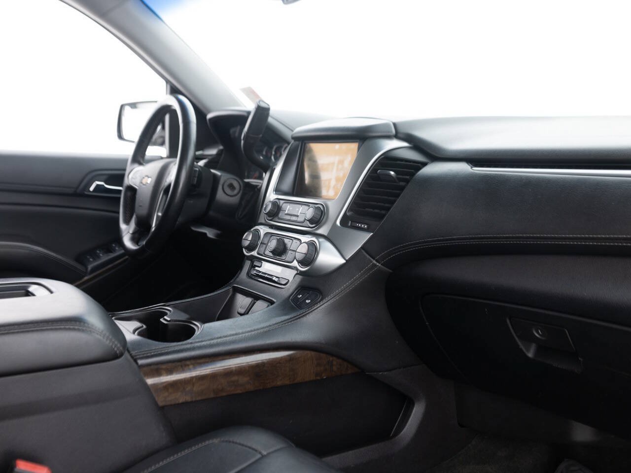 Used 2015 Chevrolet Suburban LT AWD/4WD image 31