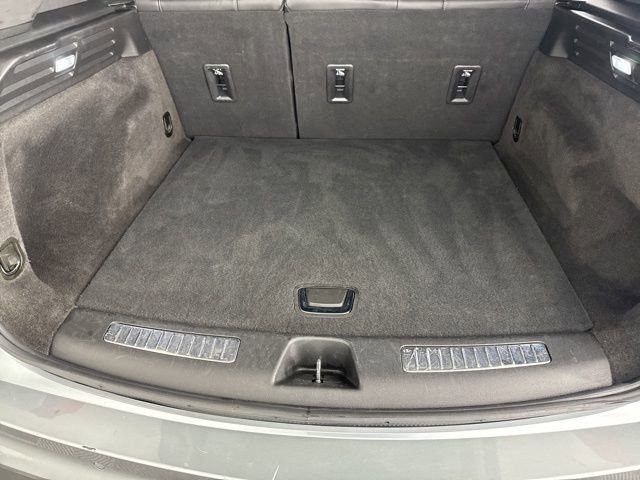 Used 2024 Cadillac XT4 Premium Luxury image 23