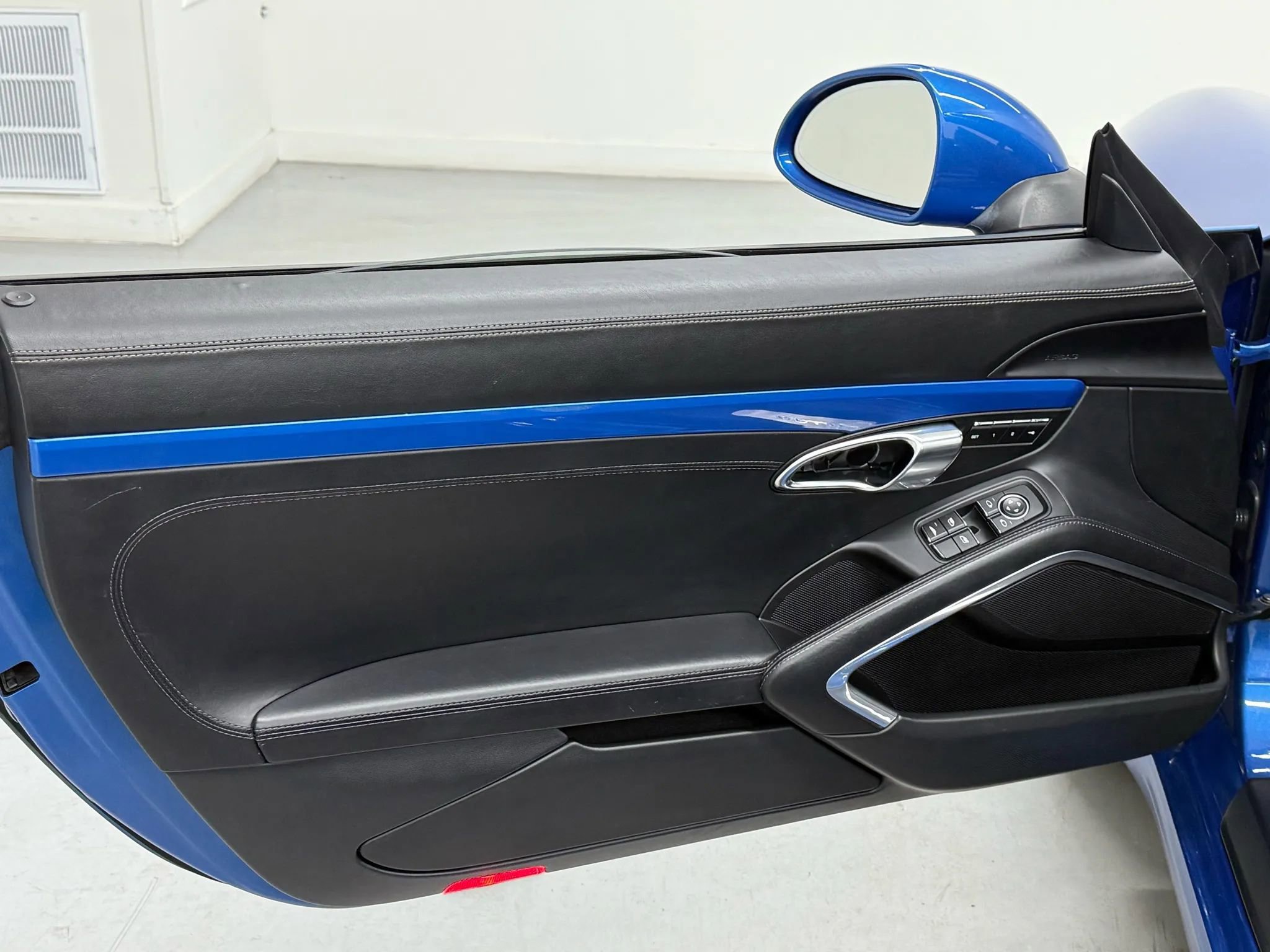 Used 2017 Porsche 911 Carrera image 16