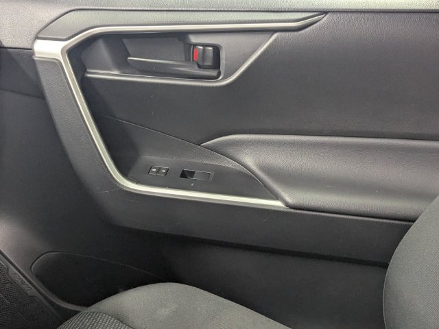 Used 2024 Toyota RAV4 LE FWD image 27