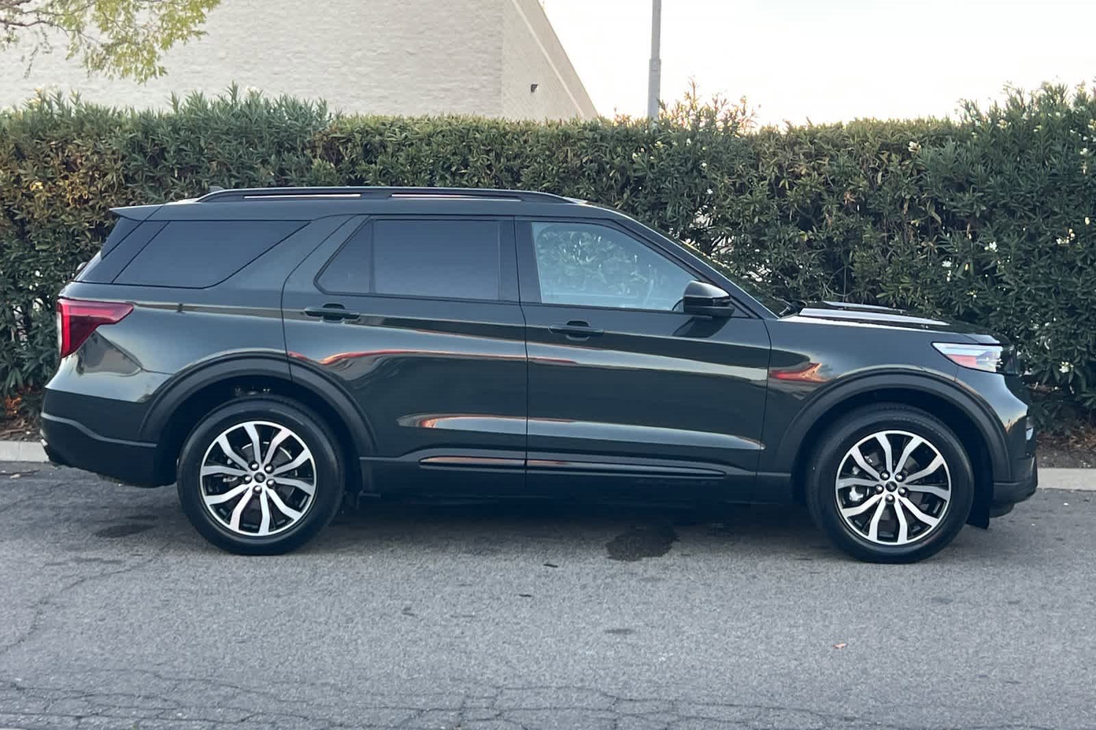 Certified 2022 Ford Explorer ST image 9