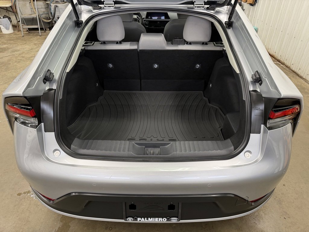 Used 2023 Toyota Prius LE image 28