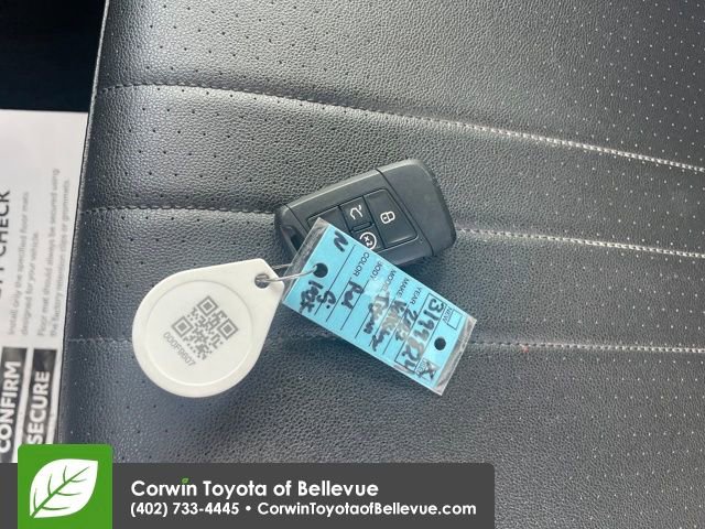 Used 2022 Volkswagen Tiguan SE image 27