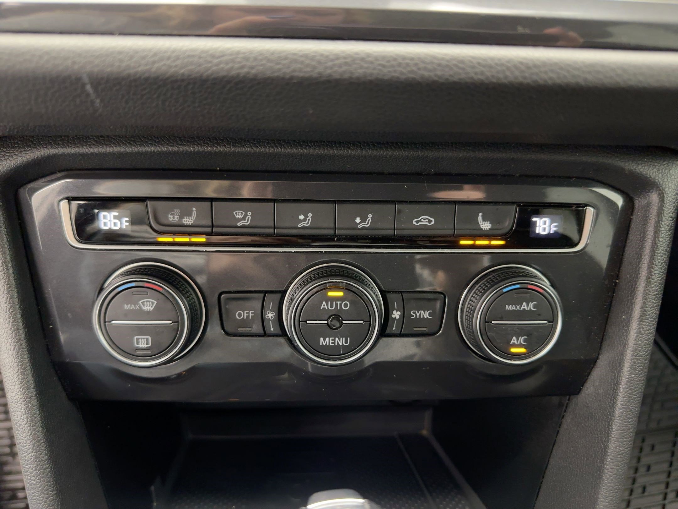 Used 2020 Volkswagen Tiguan SEL image 18