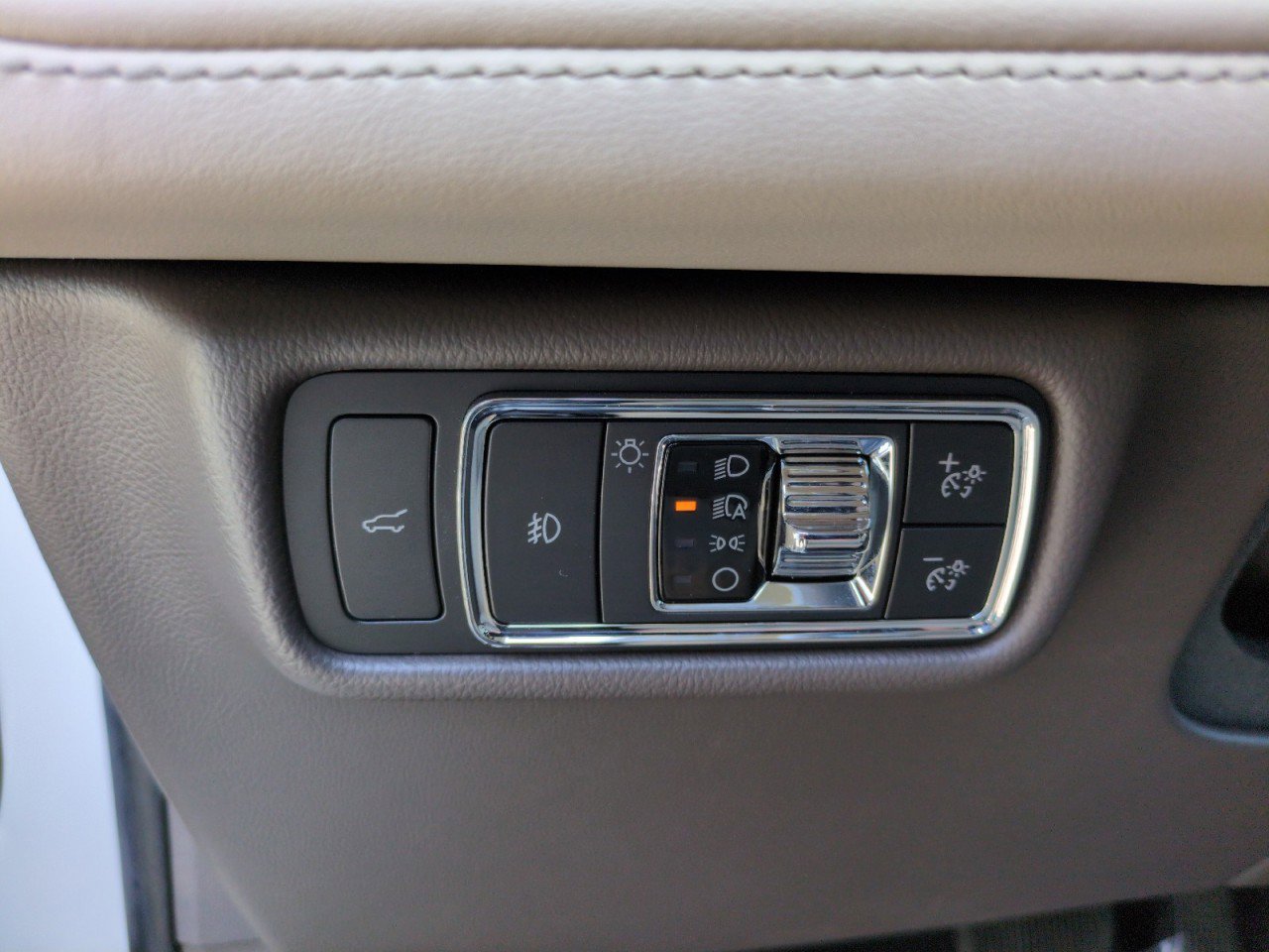 Used 2022 Lincoln Aviator Reserve w/ Equipment Group 201A RWD image 17