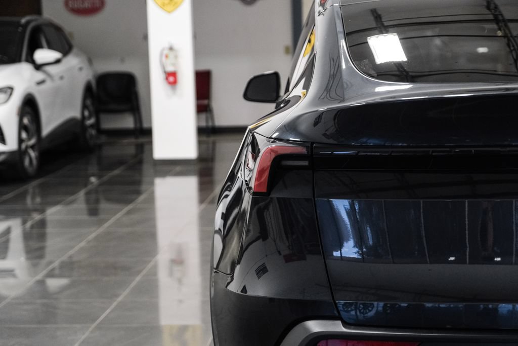 Used 2026 Tesla Model Y 2WD image 46