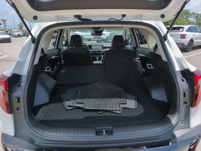 Used 2025 Kia Seltos S FWD image 6