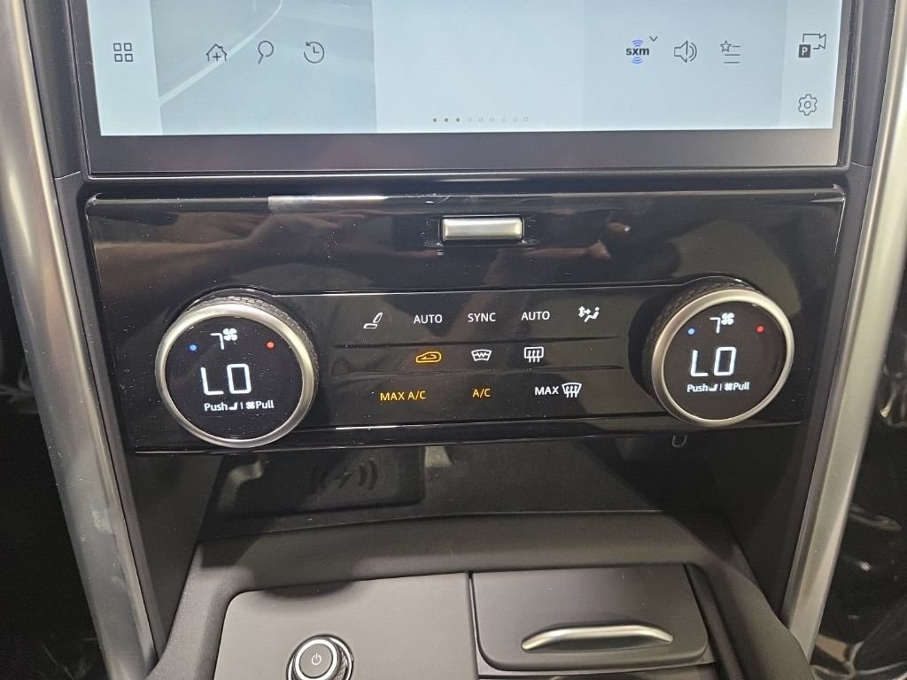 New 2026 Land Rover Discovery Limited Edition AWD/4WD image 17