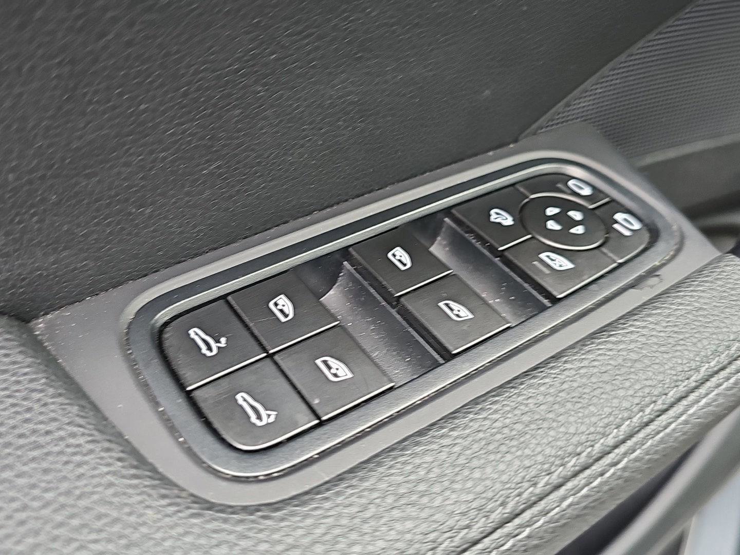 Used 2024 Porsche Cayenne image 18