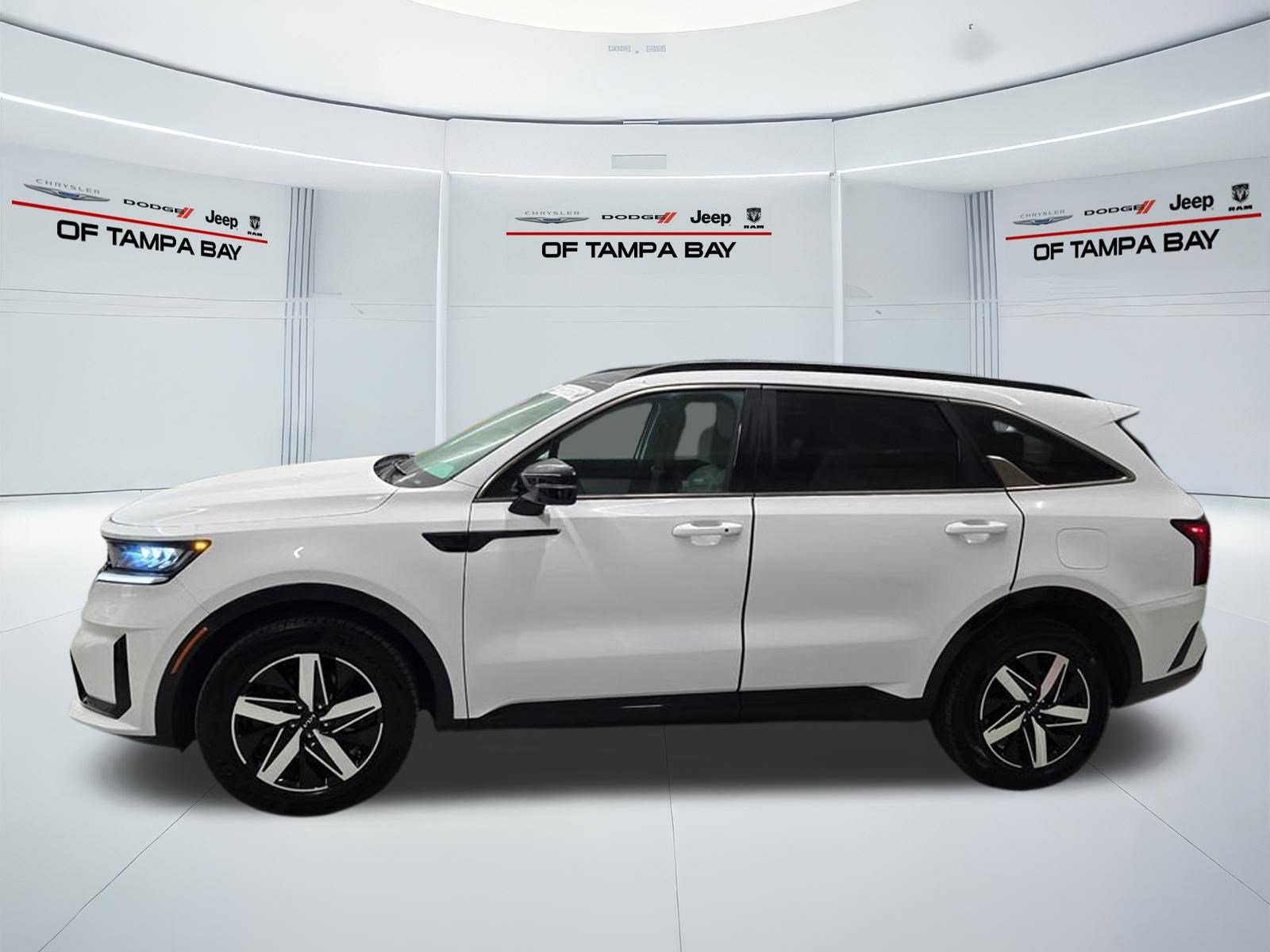 Used 2022 Kia Sorento S w/ Panoramic Sunroof Package FWD image 3