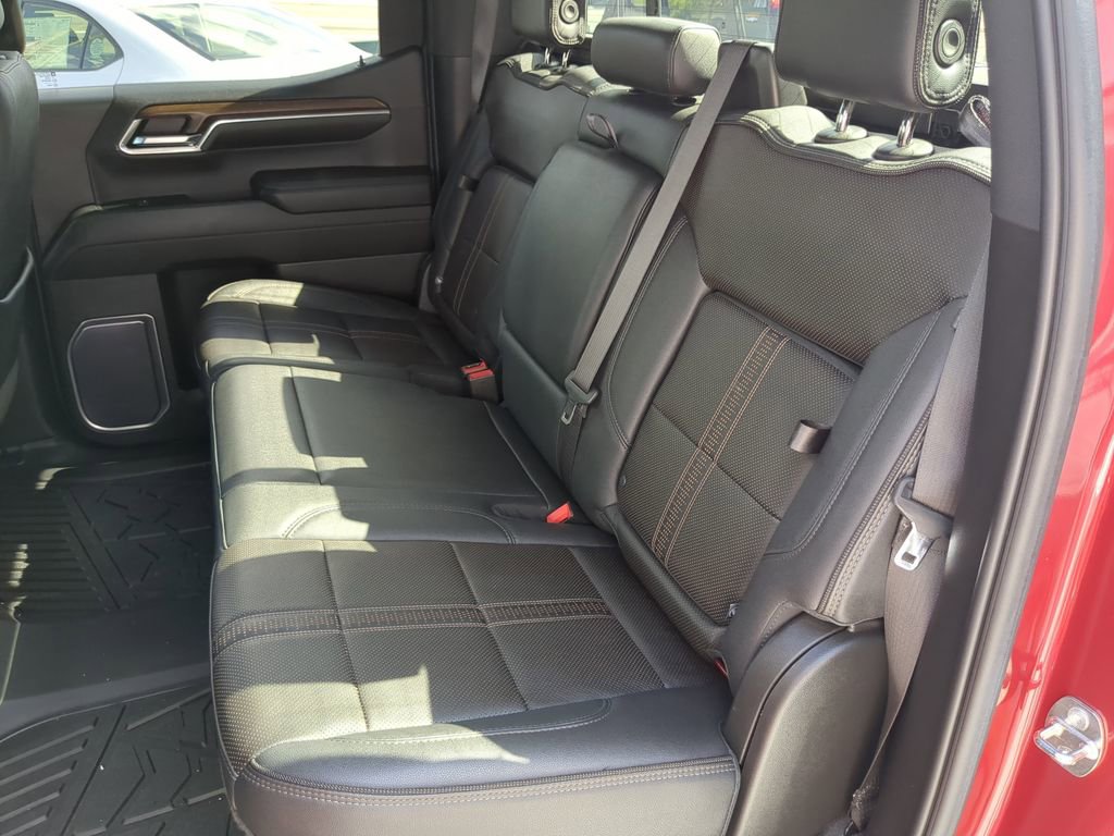 Used 2023 Chevrolet Silverado 1500 High Country w/ Technology Package AWD/4WD image 17