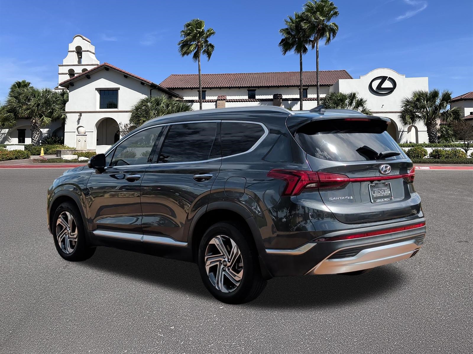 Used 2023 Hyundai Santa Fe SEL w/ Premium Package FWD image 4