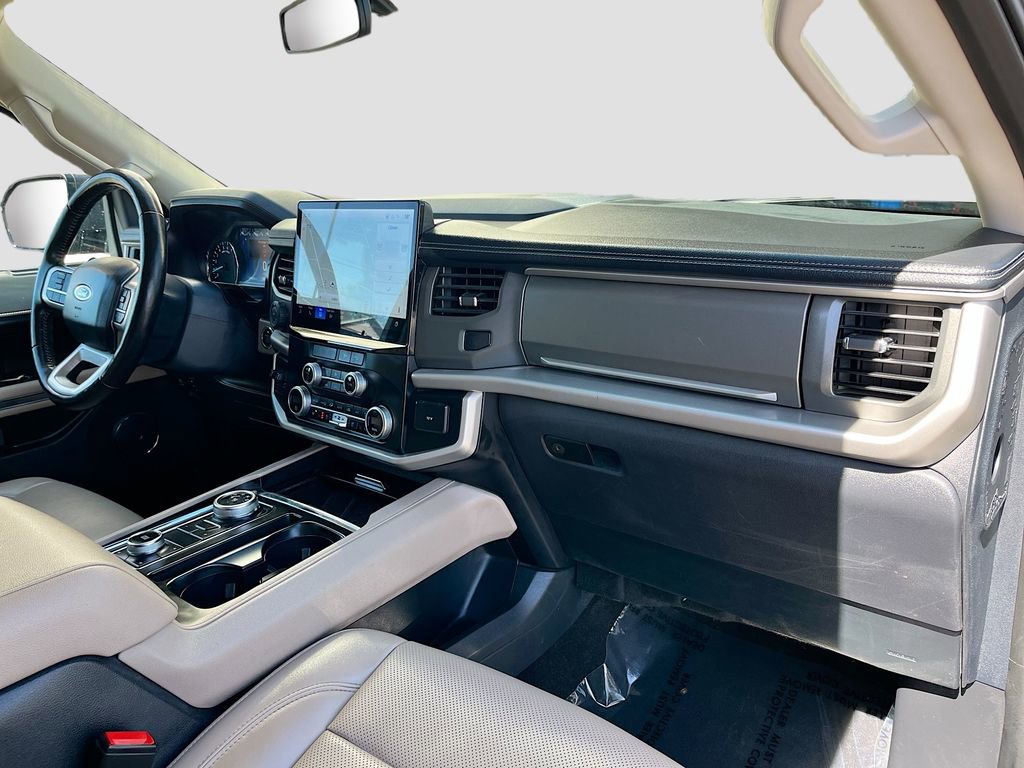 Used 2023 Ford Expedition Max XLT image 30