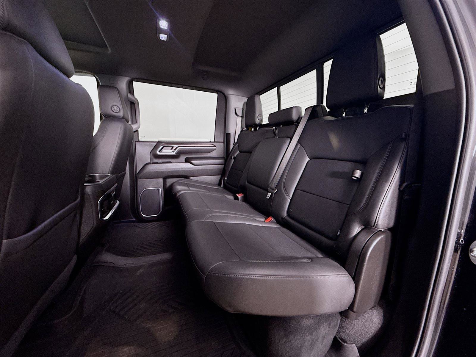 Used 2025 Chevrolet Silverado 2500 LTZ w/ LTZ Premium Package AWD/4WD image 27