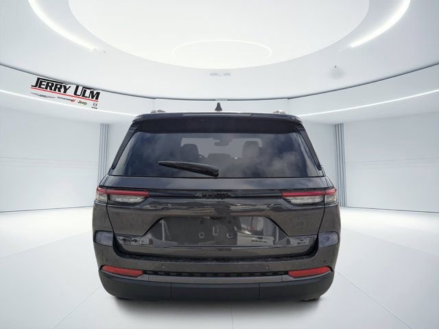 New 2026 Jeep Grand Cherokee Altitude image 4