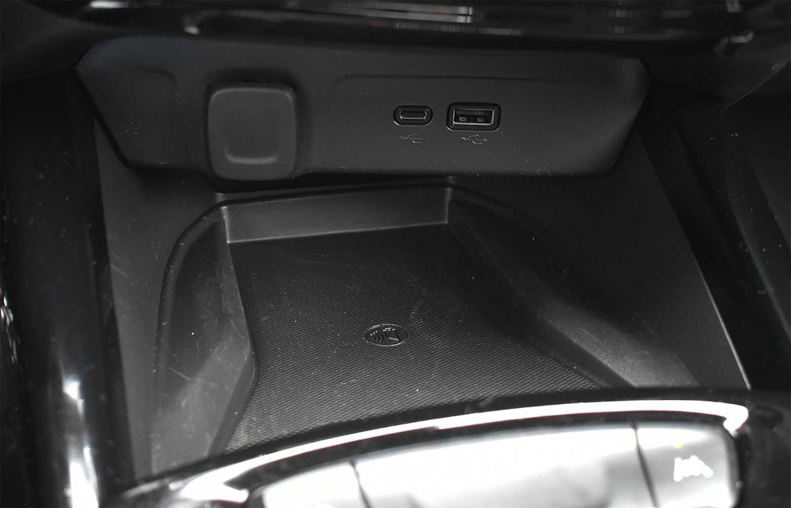 Used 2025 Chevrolet Trax RS w/ Sunroof Package image 21