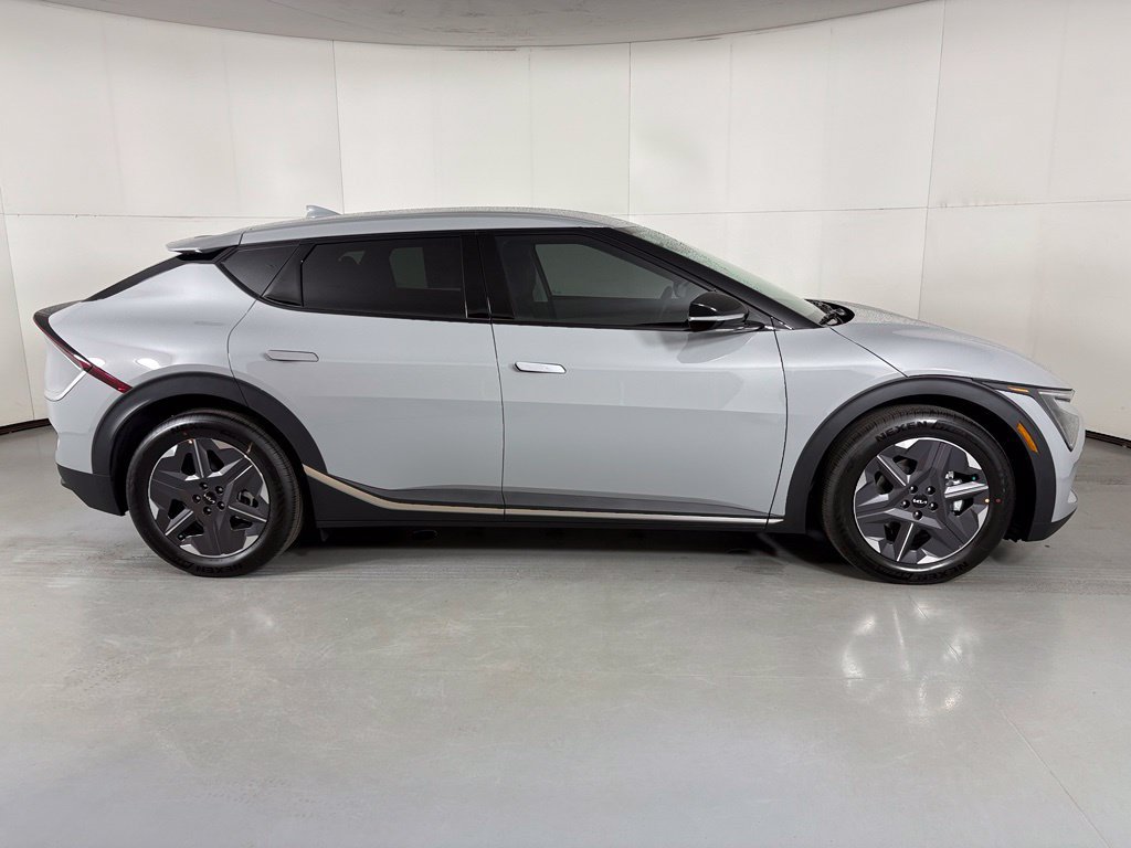 New 2026 Kia EV6 Light RWD image 9
