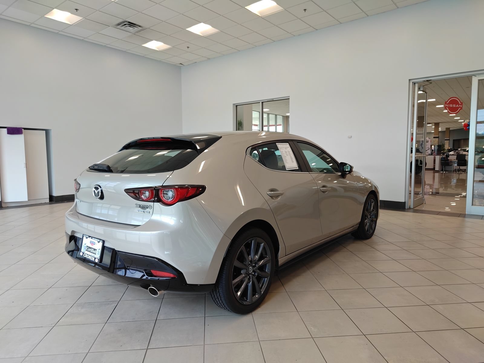 Used 2024 MAZDA MAZDA3 s FWD image 3