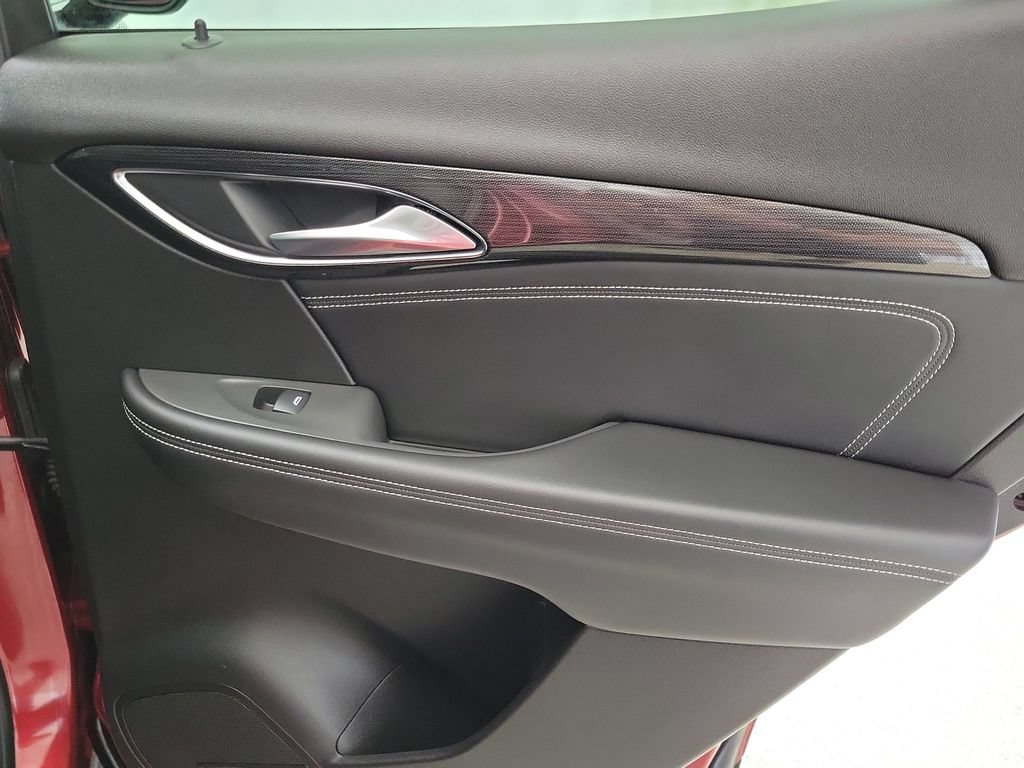 Certified 2023 Buick Envision Essence w/ Sport Touring Package FWD image 21