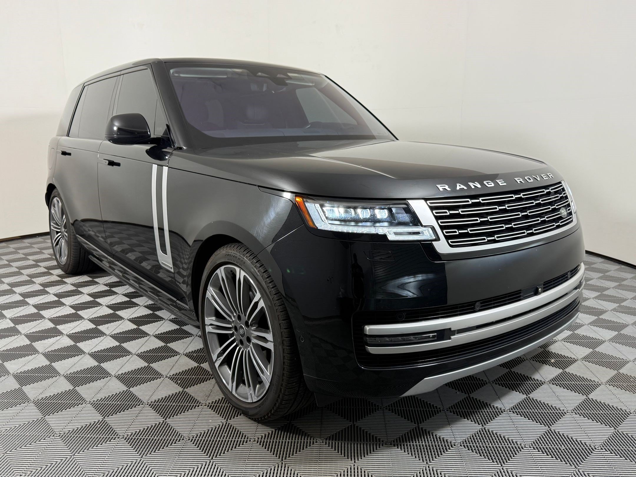 Used 2023 Land Rover Range Rover Long Wheelbase Autobiography AWD/4WD image 8