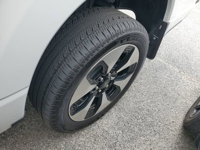 Used 2025 Ford F150 Lightning Platinum image 7