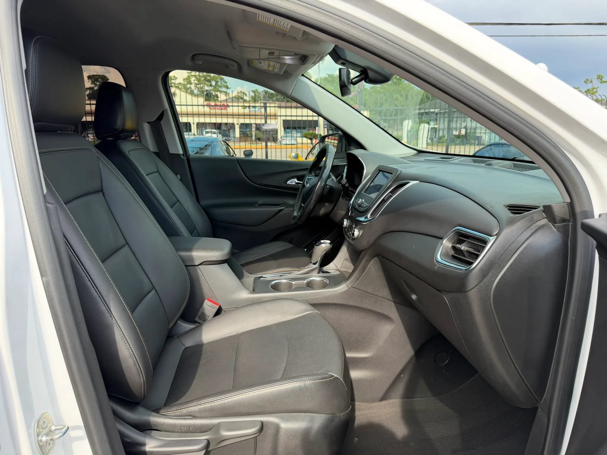Used 2021 Chevrolet Equinox LT FWD image 20