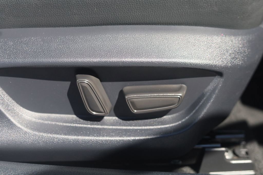 Used 2025 Toyota Camry XSE AWD/4WD image 36