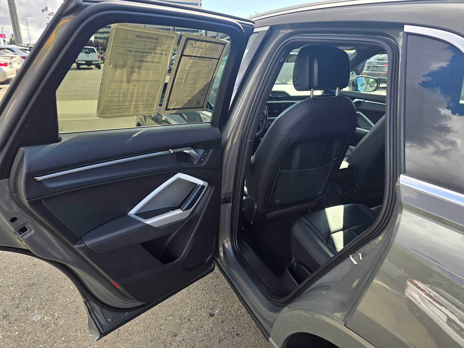 Used 2023 Audi Q3 2.0T Premium Plus w/ Premium Plus Package image 17