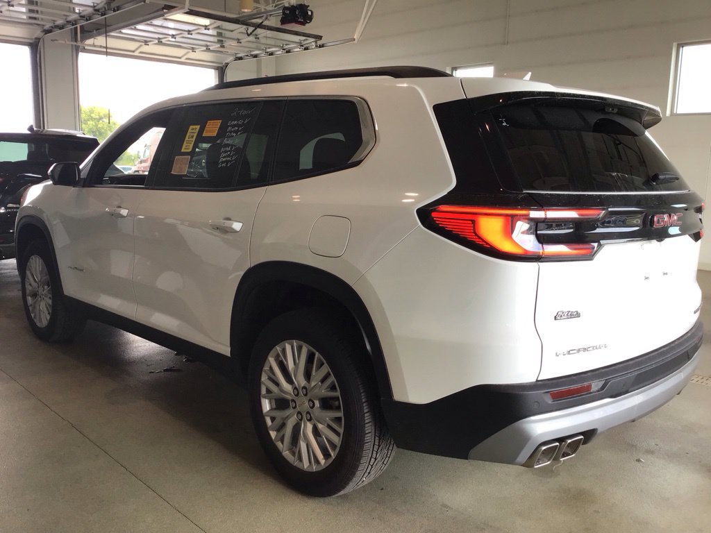 Used 2026 GMC Acadia Elevation w/ Elevation Premium Package FWD image 6