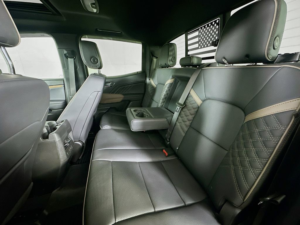 Used 2024 GMC Canyon Denali image 14