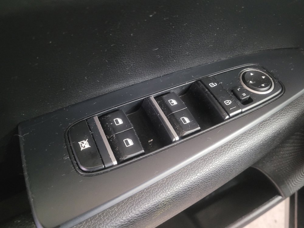 Used 2020 Kia Forte LXS FWD image 27