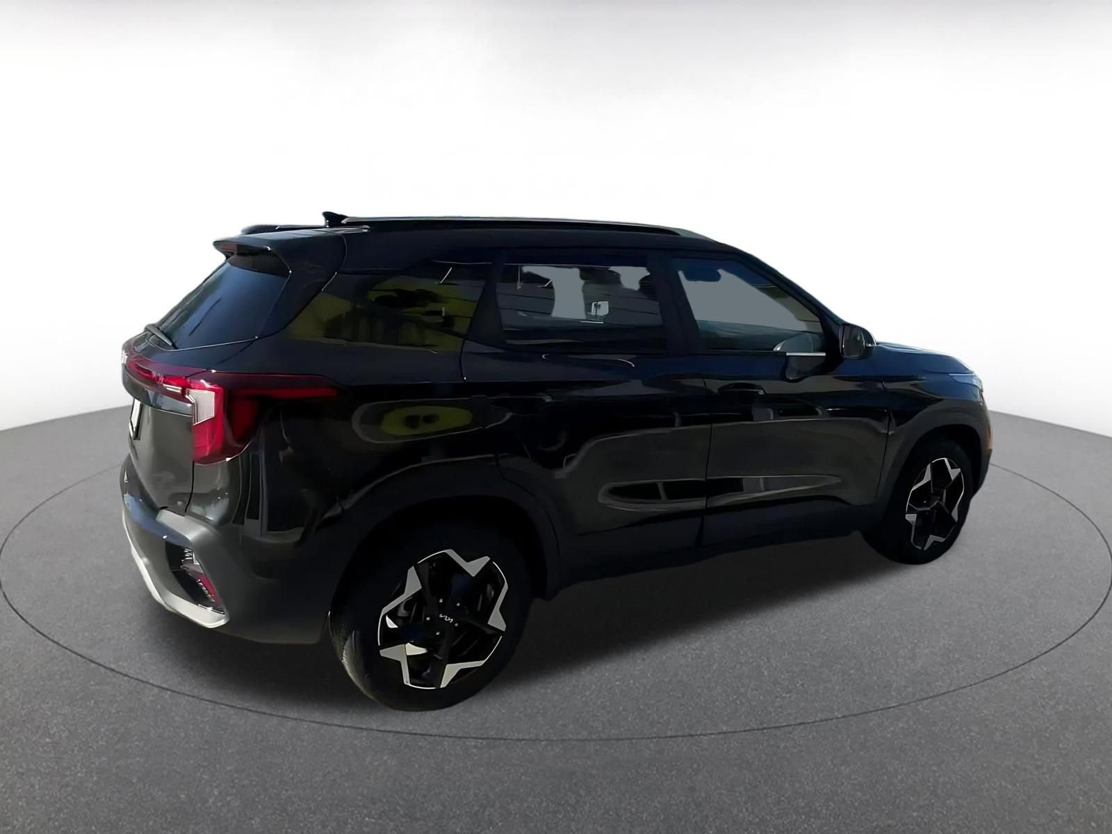 Used 2025 Kia Seltos S image 15