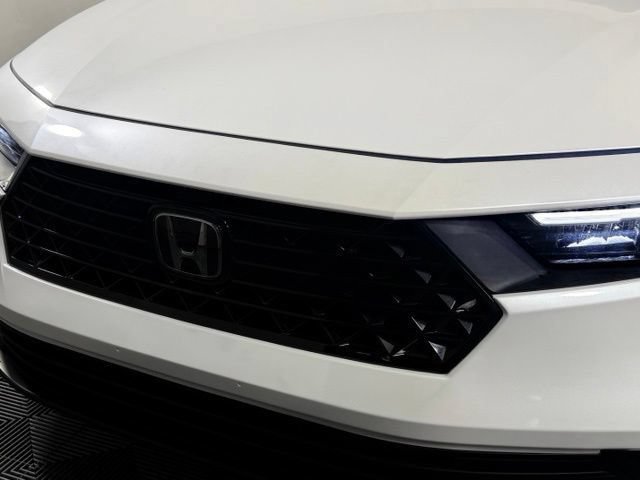 Used 2025 Honda Accord SE image 10