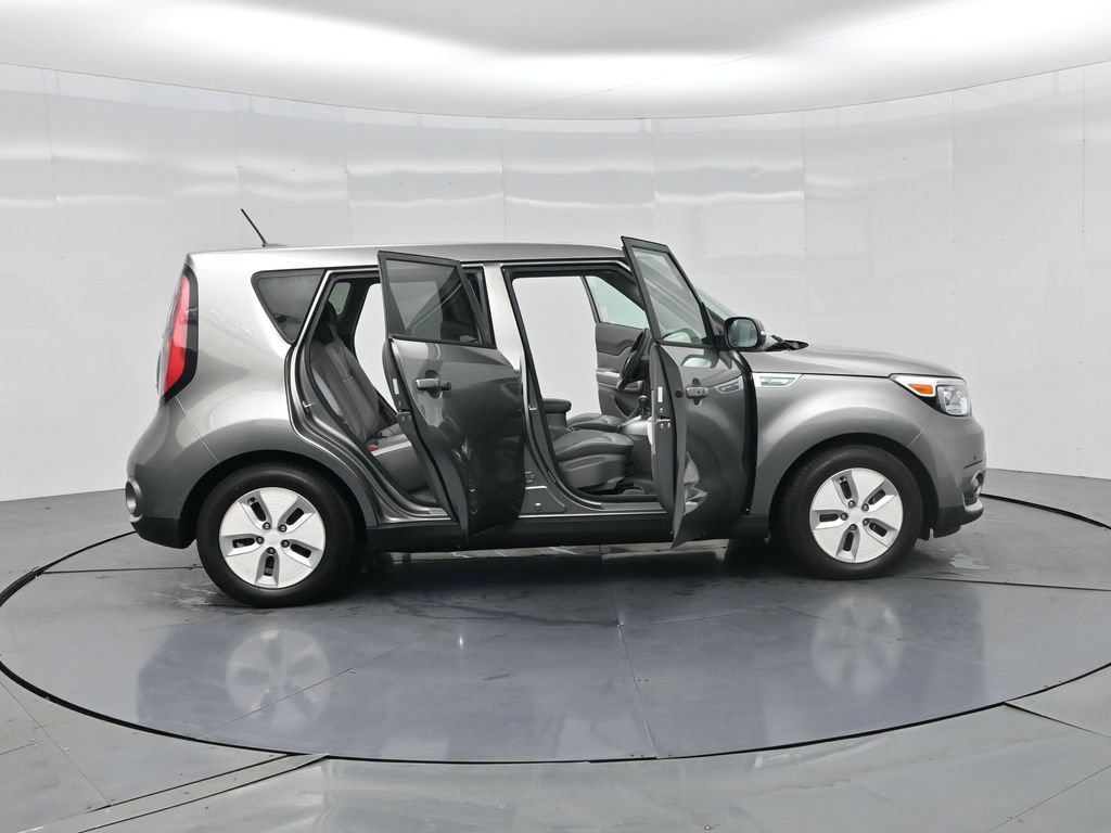 Used 2016 Kia Soul EV + FWD image 3