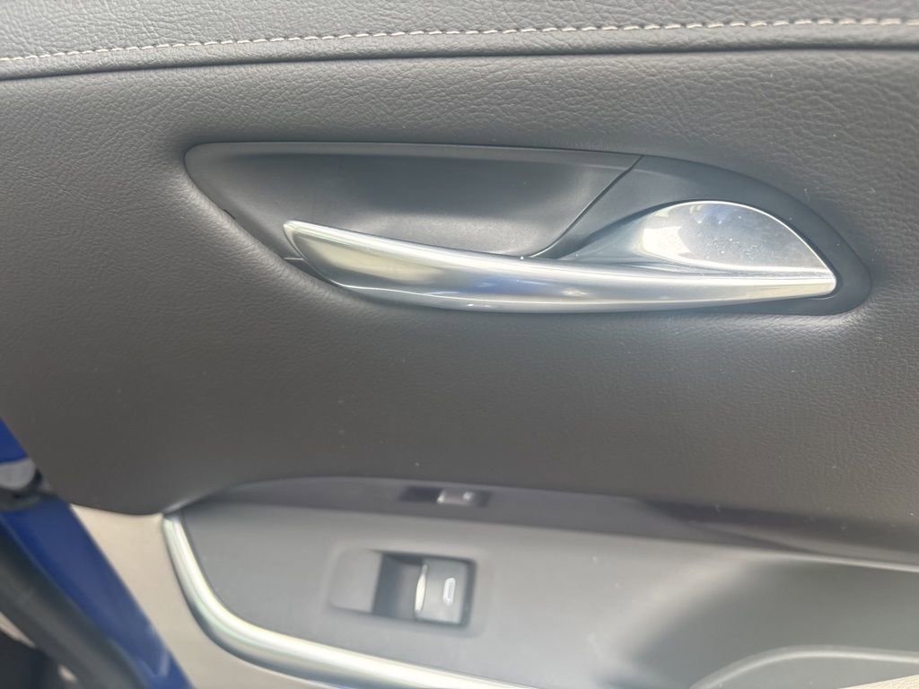 Used 2021 Cadillac XT4 Luxury w/ Cold Weather Package image 31