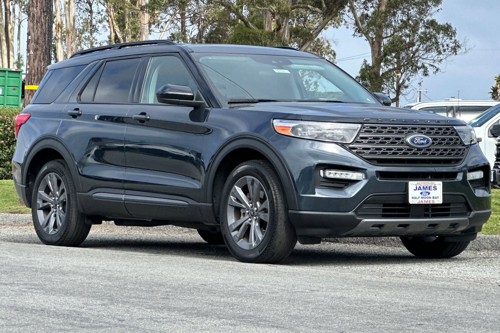 Used 2023 Ford Explorer XLT w/ Equipment Group 202A AWD/4WD image 7