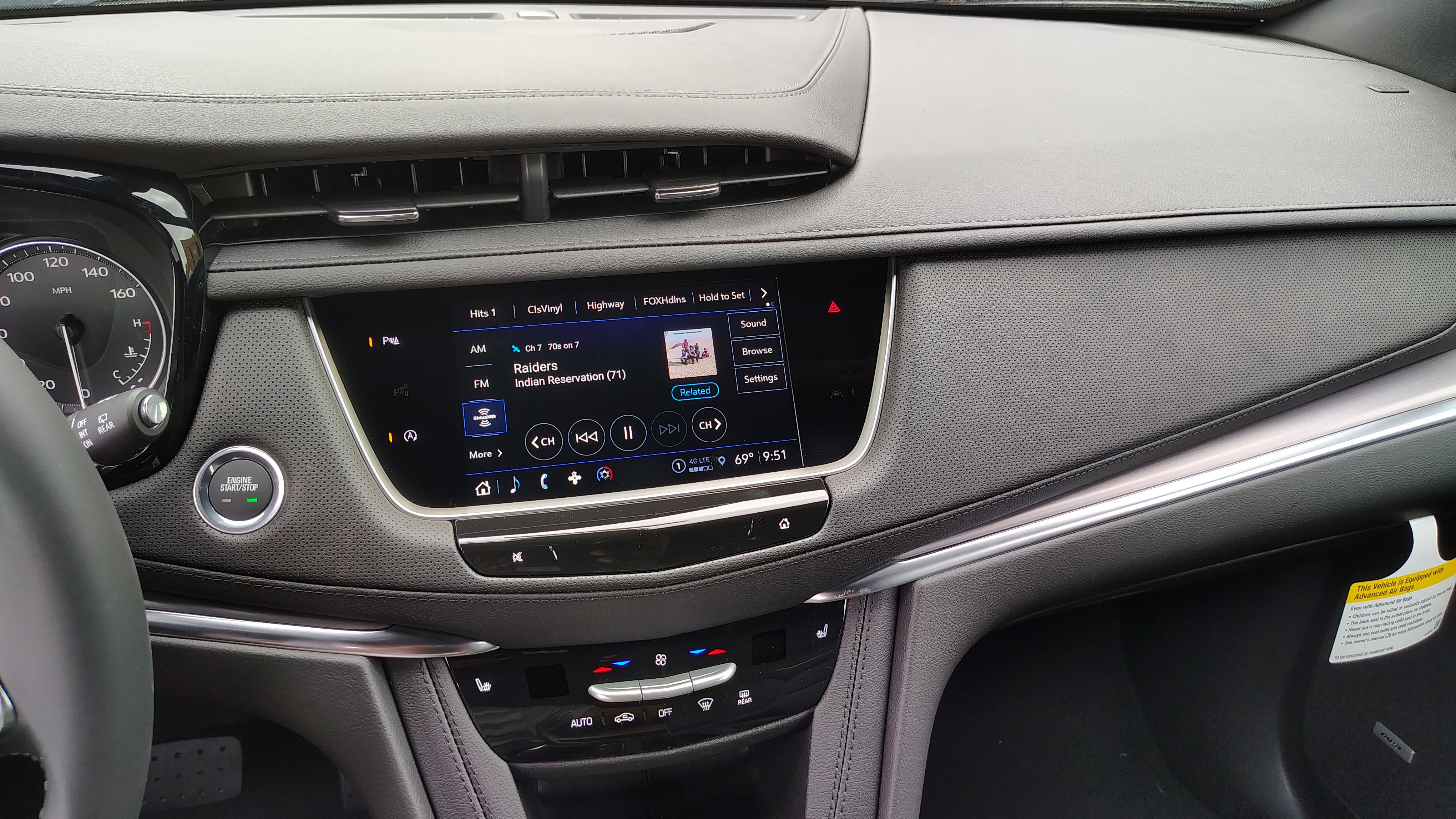 New 2025 Cadillac XT5 Luxury image 19