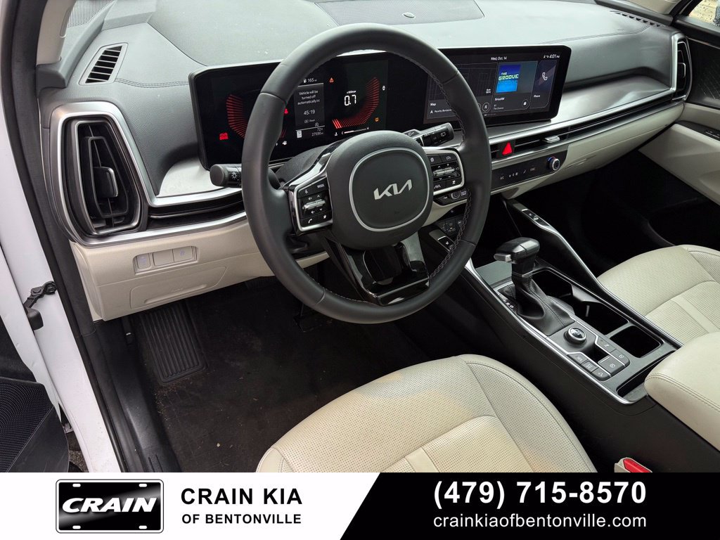 Certified 2025 Kia Sorento S w/ Panoramic Sunroof Package FWD image 9